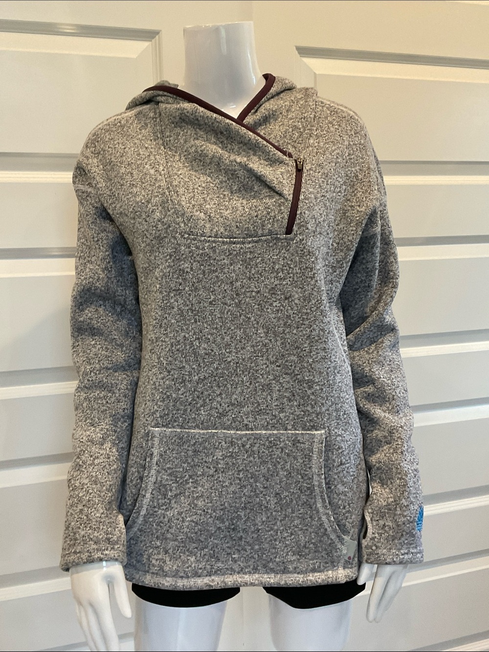 Stio Women’s 1/4 Zip Hooded Fleece Grey M